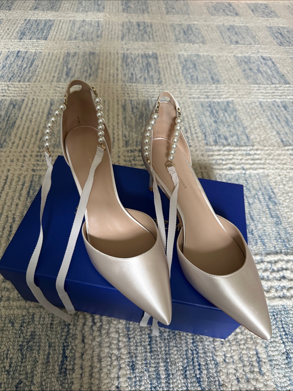 Stuart Weitzman ALLPEARLS BOW 75 PUMP Cream
